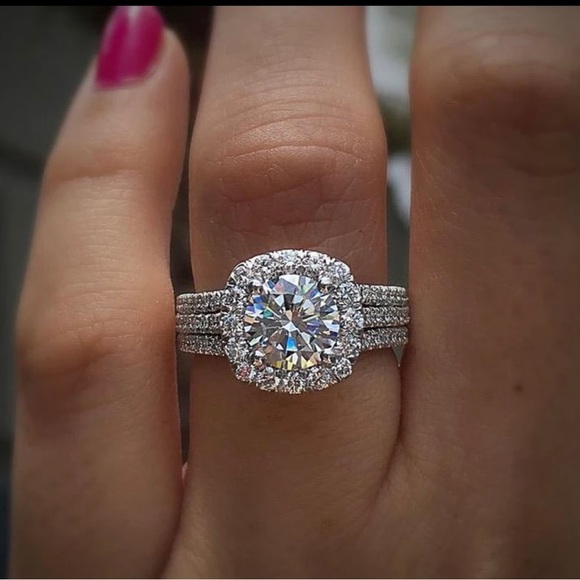 Beautiful Square CZ Ring size 6 - Picture 1 of 6